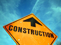 Contravention de stationnement dans une rue en construction